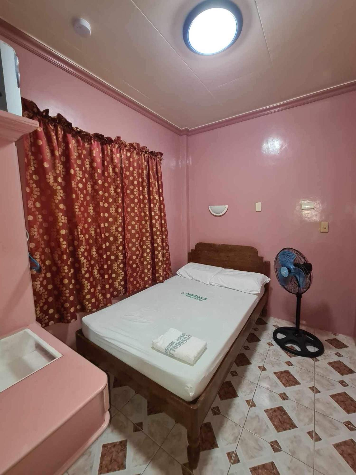 Drossgold Pension House Tubigon Екстер'єр фото