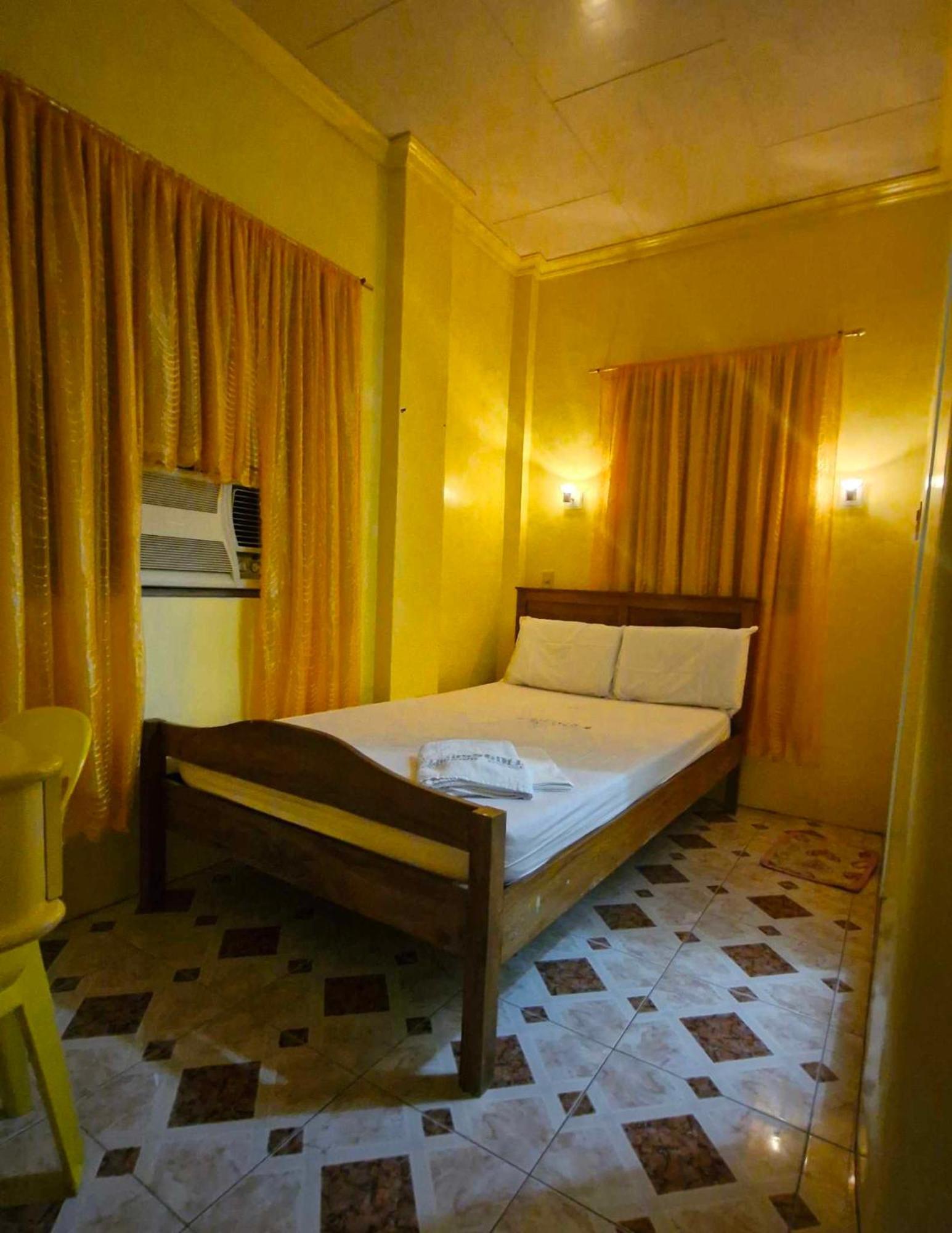 Drossgold Pension House Tubigon Екстер'єр фото